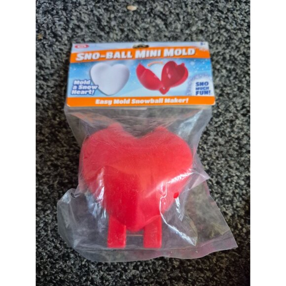 Heart-Shaped Sno-Ball Mini Mold For Snowball Fun & Crafting - Picture 2 of 3